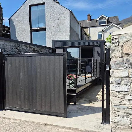 アパート Shilties Pod カーリングフォード